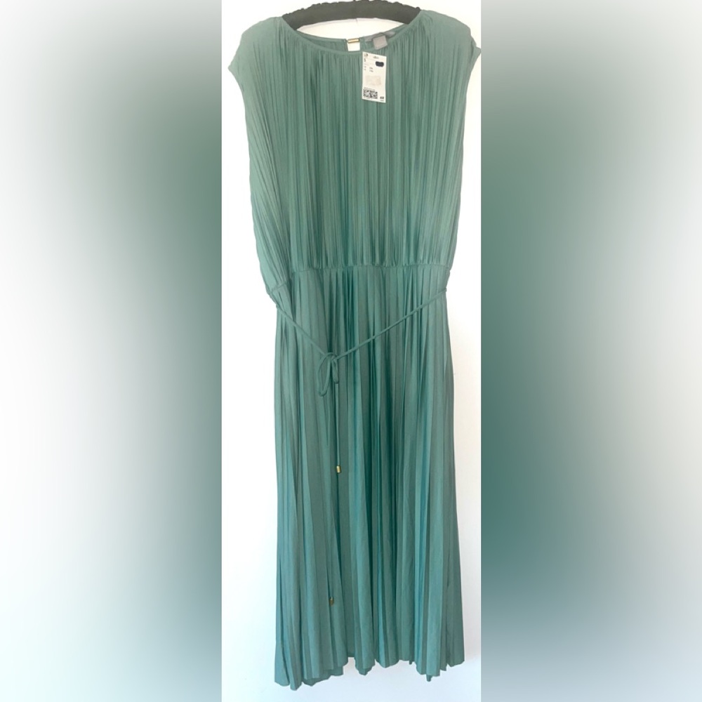 NWT H&M BELTED PLEATED PULLOVER MINT GREEN DRESS XXL DECORATIVE BAR AT THE BACK